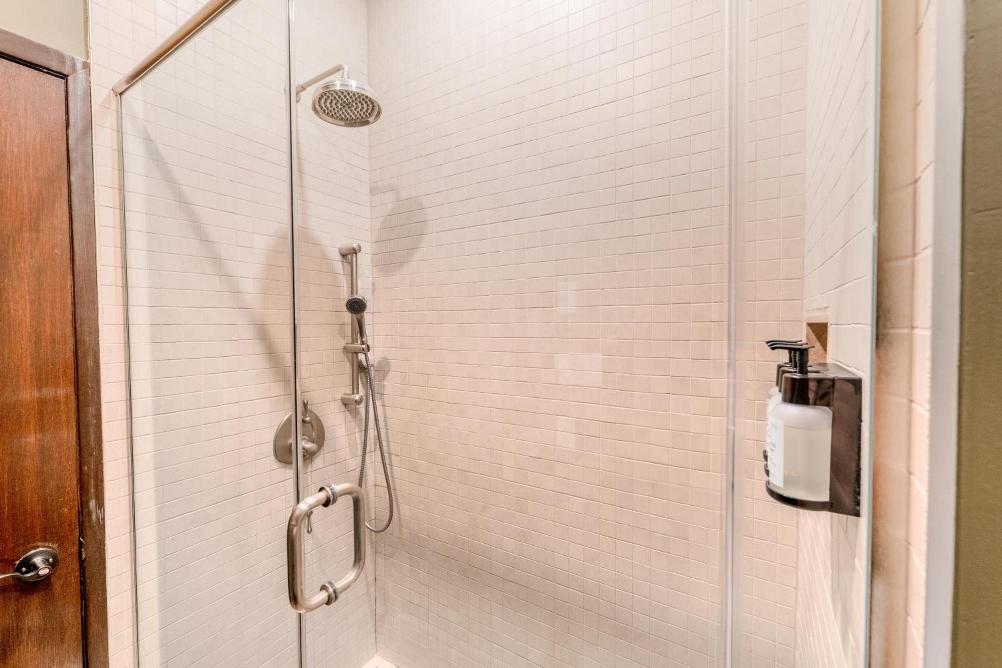 Self Check-In Boutique Hotel - Quartier Latin - Room 101 Montreal Exterior photo
